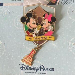 Disney Parks Mickey and Minnie Ticket Booth Disneyland E-Ticket LE 1500 Pin